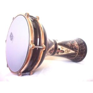 instrumento musical darbuka turca